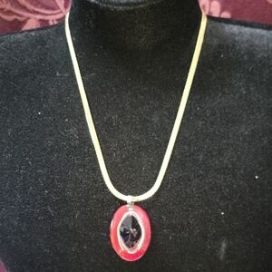 Elegant Red and Gold Tone Pendant Necklace